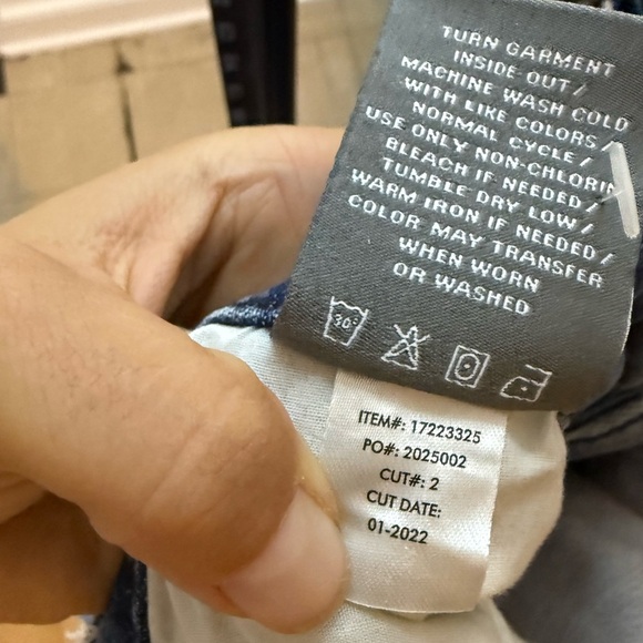 Torrid Mid-Rise Distressed Denim Medium Wash Shortie Shorts - Picture 6 of 7